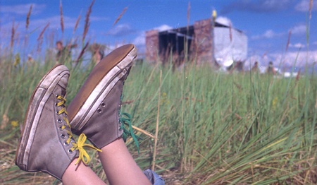 кеди на трипільському тлі